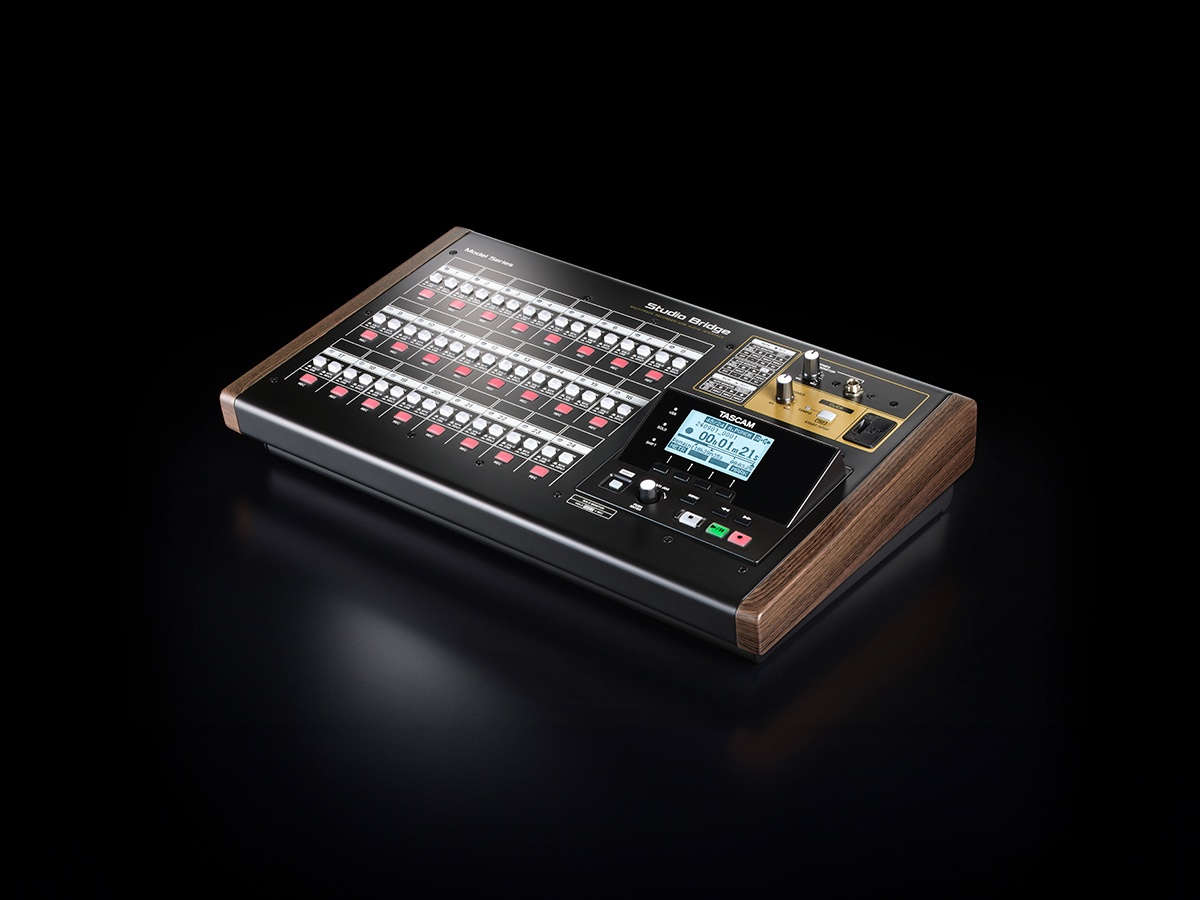 Tascam Studio Bridge, interfaz USB y grabador SD de 24 pistas con